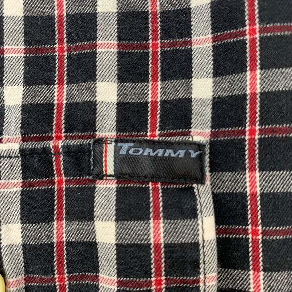 Tommy Hilfiger Red White & Black Plaid Long‎ Sleeve Button Up Size Medium Shirt - Picture 5 of 7